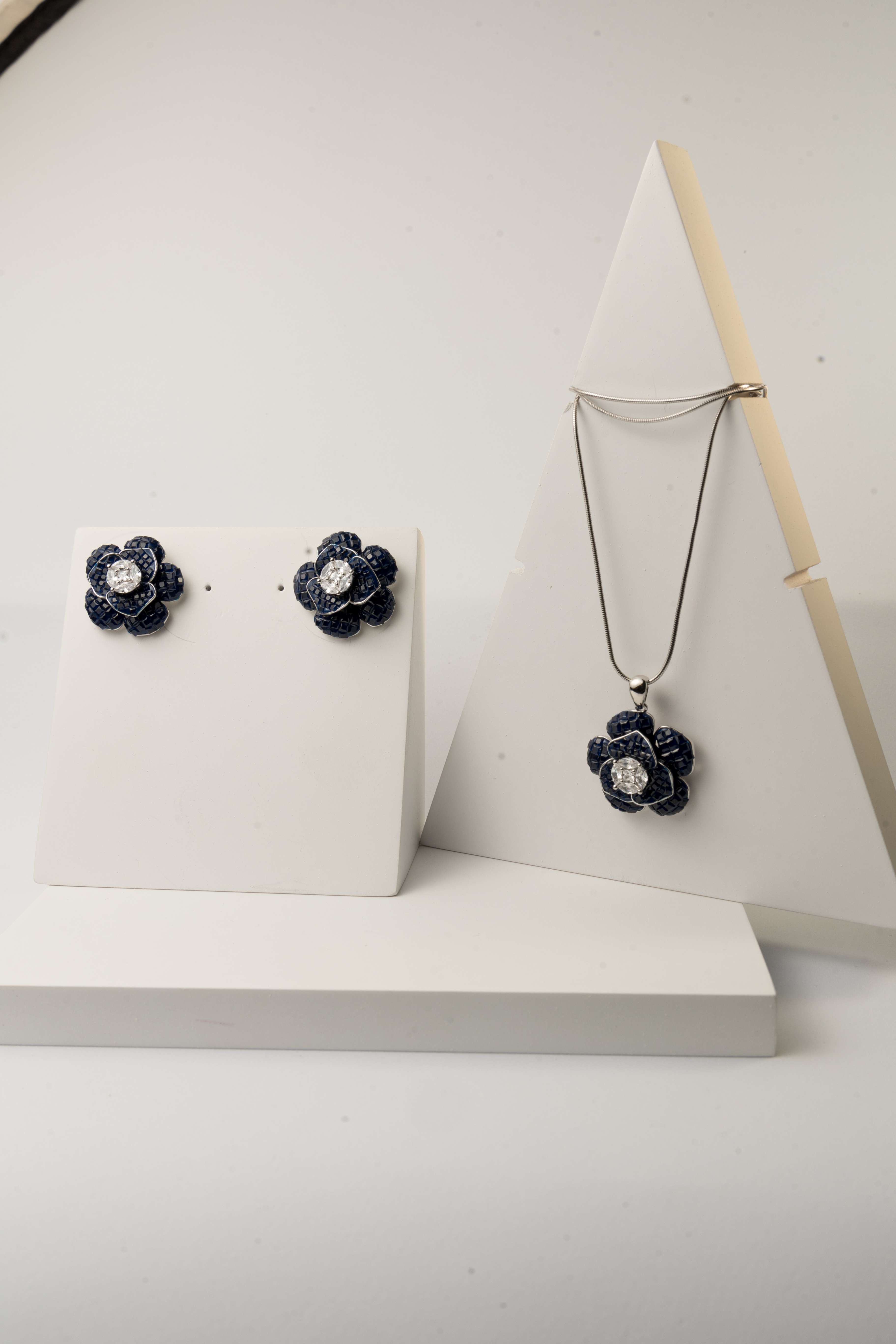 LAZULINE FLOWER PENDENT SET-0